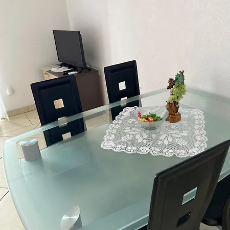 Mauro Apartman *