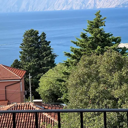 Mauro Apartman *
