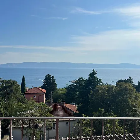 Mauro Apartman *