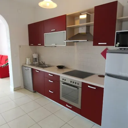Mauro Apartman *